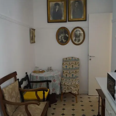 ★ Plaka, Center Of Greek Legends ★ *
