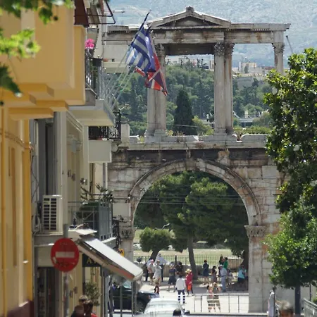 ★ Plaka, Center Of Greek Legends ★